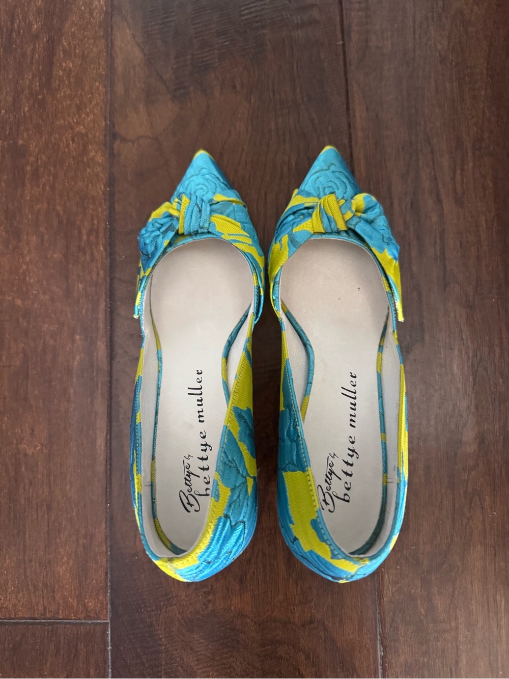 Bettye Muller Teal and Yellow Pointed Toe heals